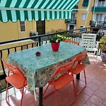 Yellow Submarine Freeparking Petfriendly *