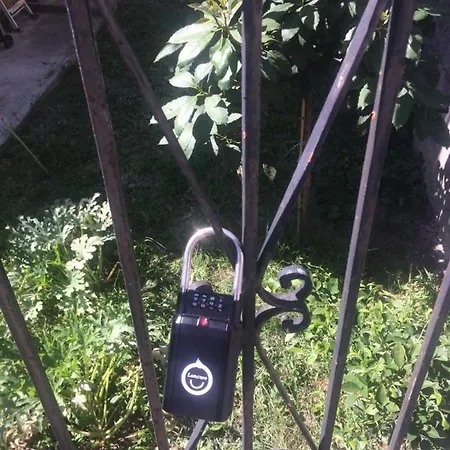 Yellow Submarine Freeparking Petfriendly Rapallo
