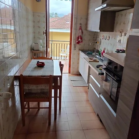 Yellow Submarine Freeparking Petfriendly Rapallo
