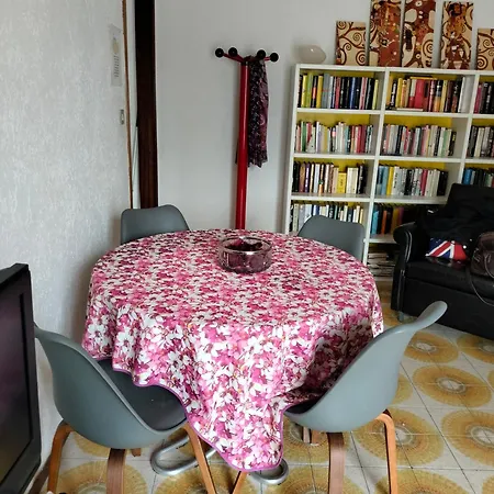 Yellow Submarine Freeparking Petfriendly Apartment *