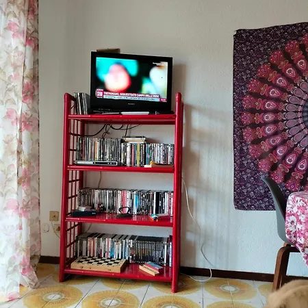 Yellow Submarine Freeparking Petfriendly Apartment