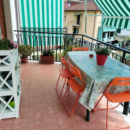 Yellow Submarine Freeparking Petfriendly Apartment *