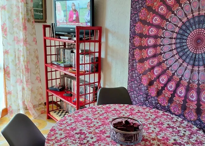 Yellow Submarine Freeparking Petfriendly 라팔로